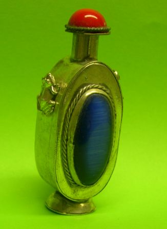 Tabati�re avec opale bleue sertie sur argent